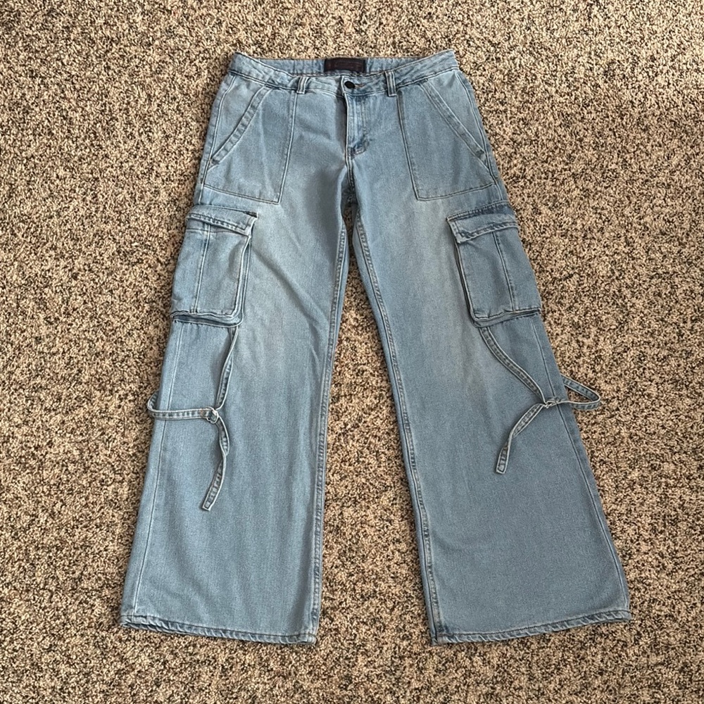 Baggy low rise cargo jeans
